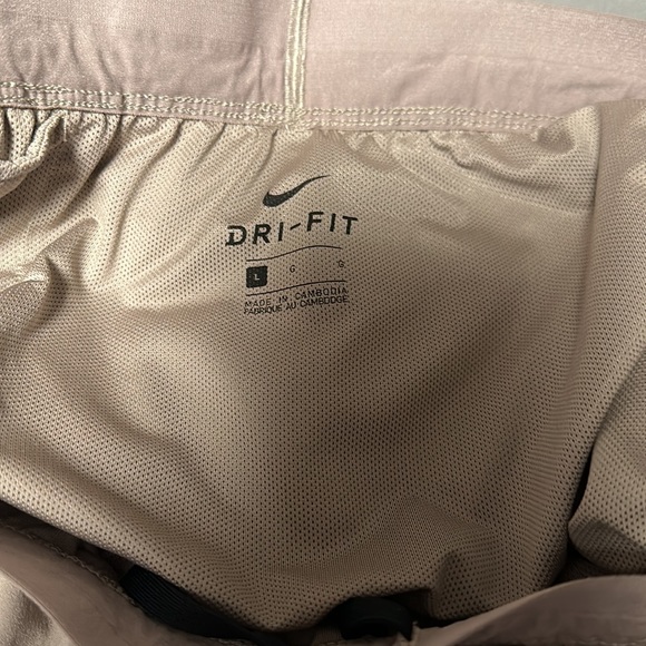 Nike Dri-Fit Size Large - Picture 2 of 3